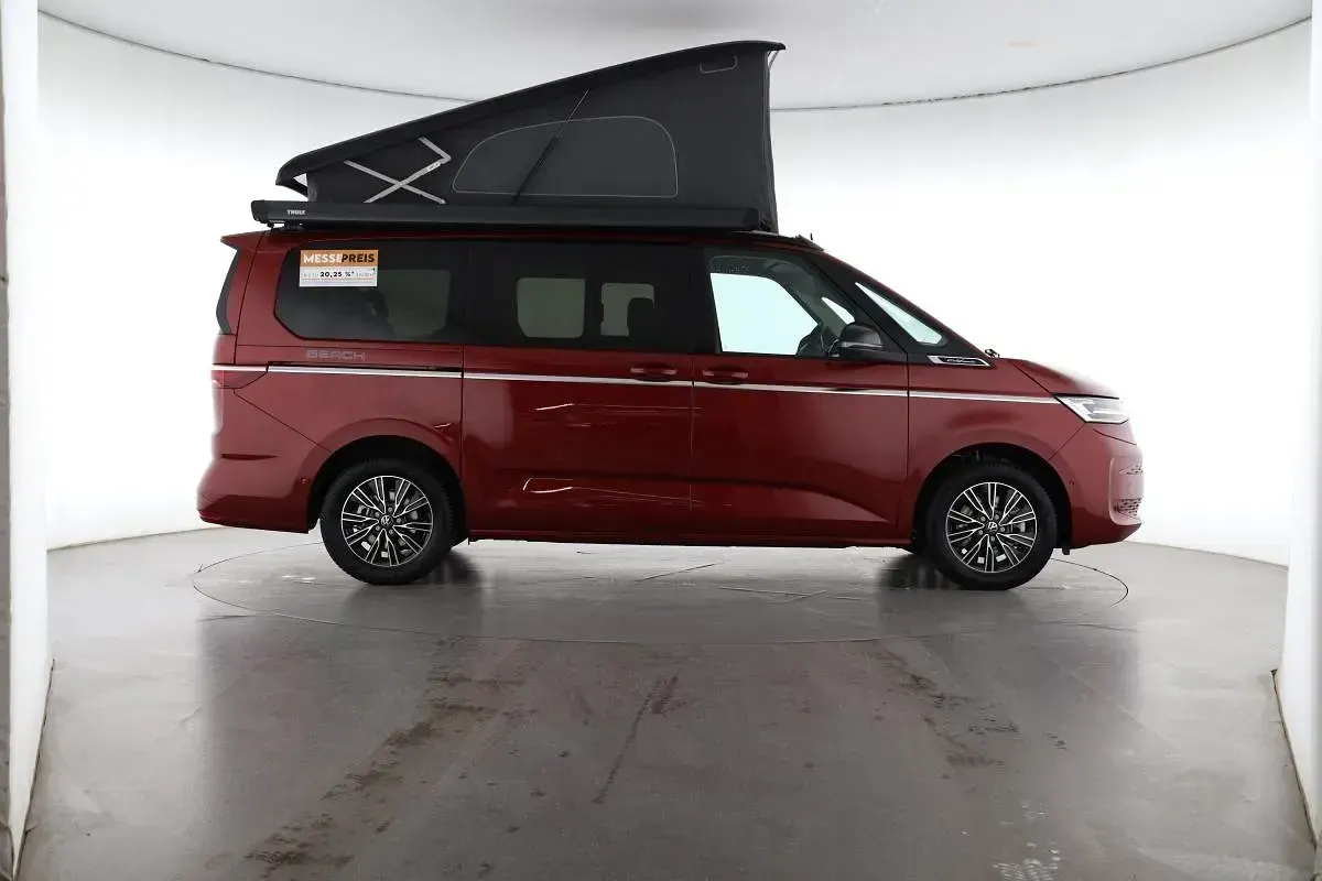 Gebraucht VW T7 Beach 204 PS (150 kW) 2026 Fortanarot / deep black perleff Van