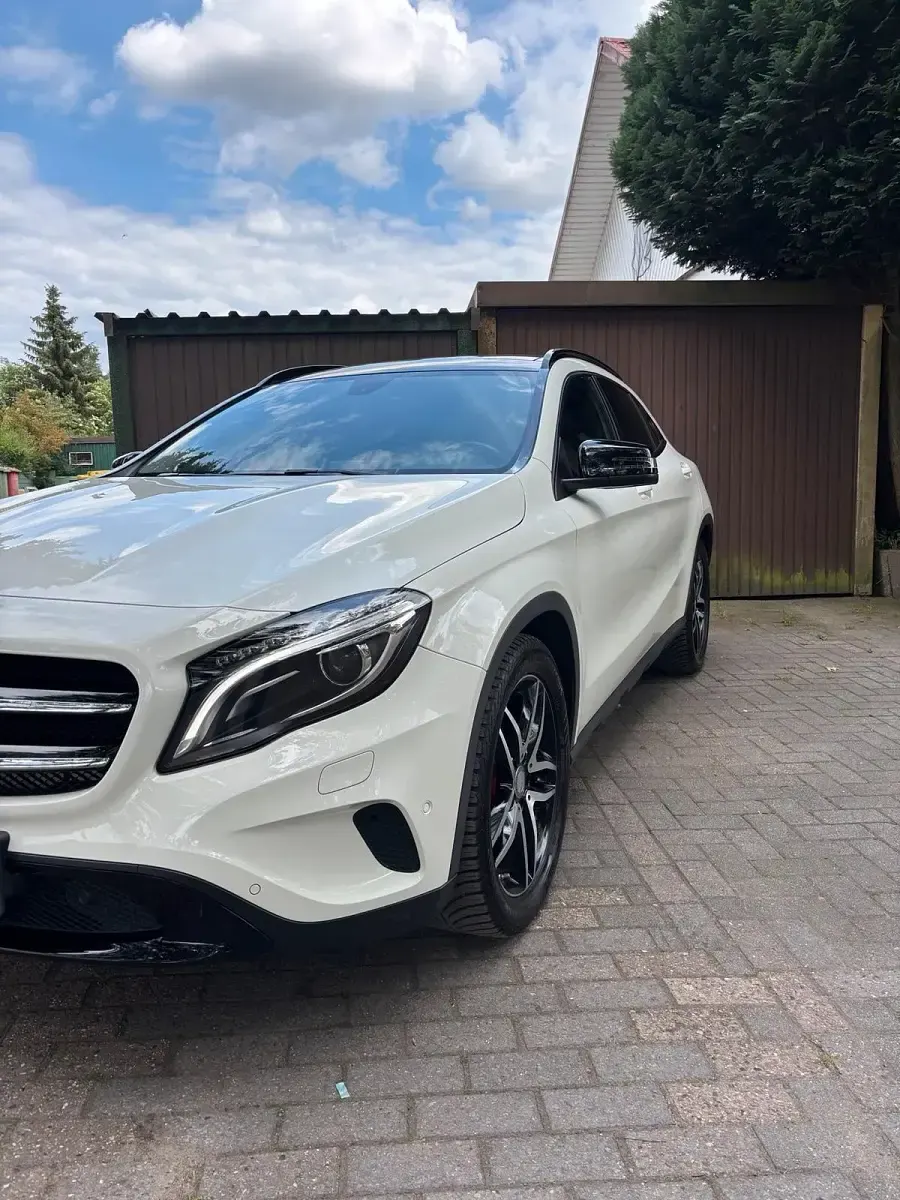 Gebraucht Mercedes GLA200 156 PS (114 kW) 2014 Weiß SUV
