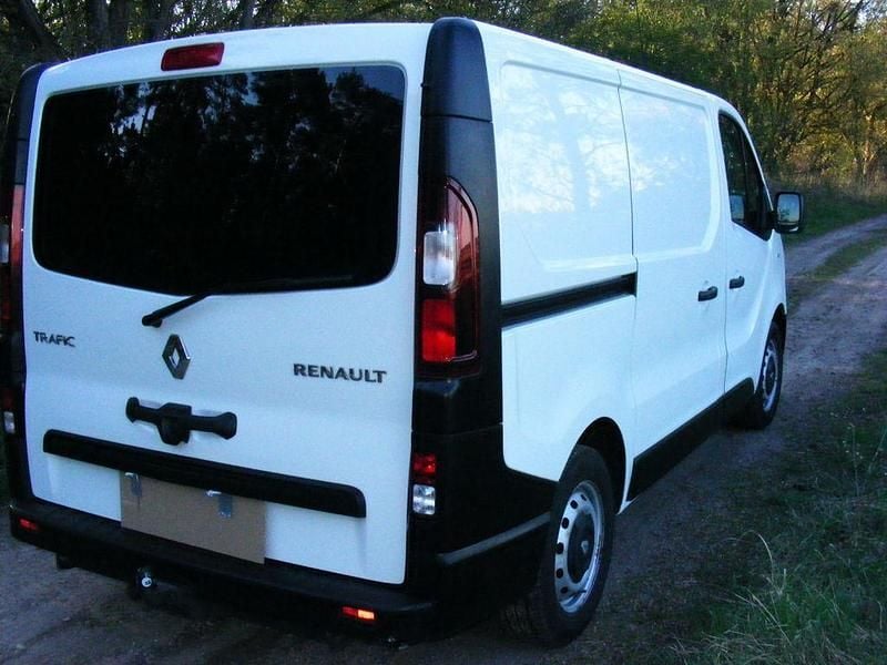 Second-hand Renault Trafic 121 CP (88 kW) 2019 Alb Monovolum