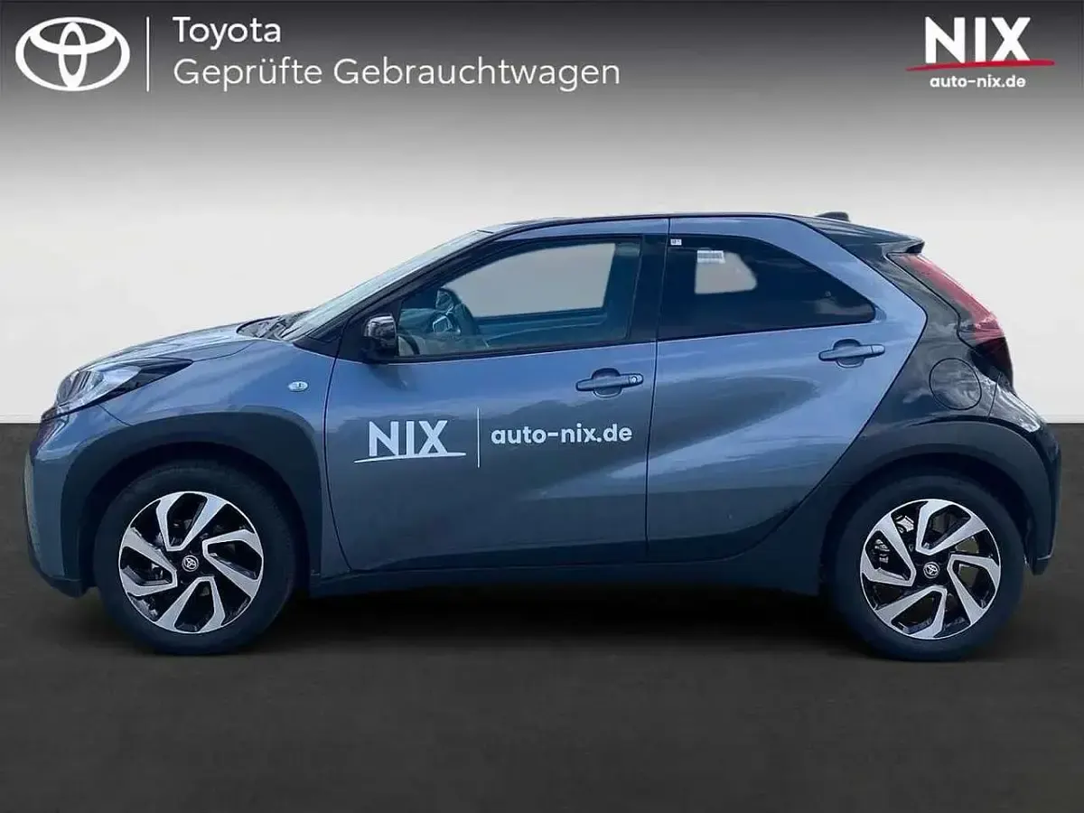 Gebraucht Toyota Aygo X Basis 72 PS (52 kW) 2025 Grau SUV