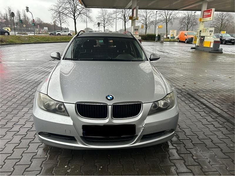 Gebraucht BMW 320 163 PS (119 kW) 2006 Silber Kombi