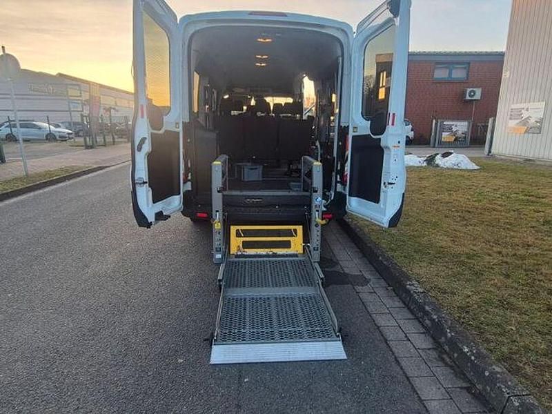 Weiß Gebraucht 2017 Ford Transit Trend Kombi | 24.900 € - Bild 1/4