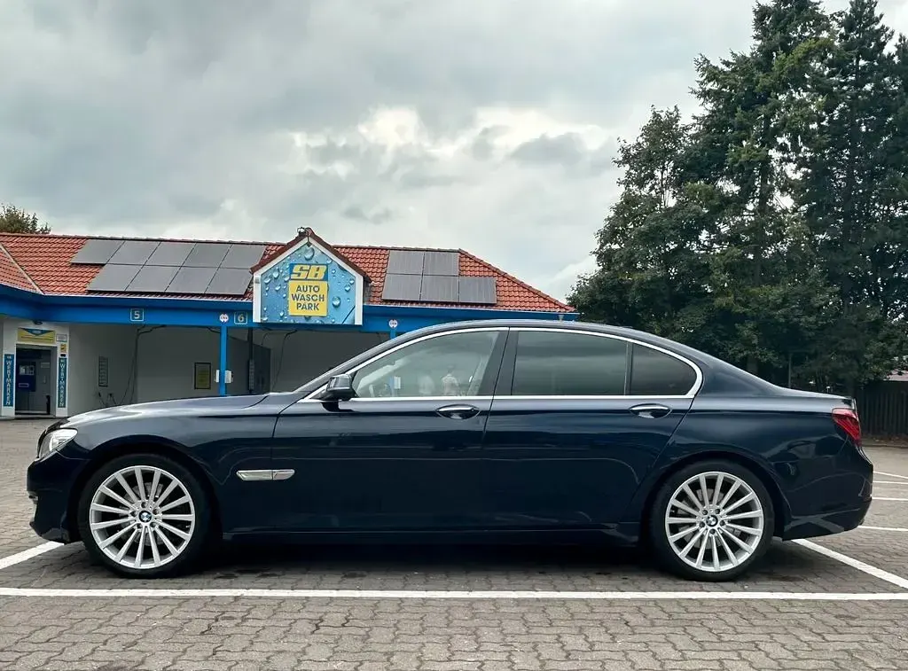 Gebraucht BMW 730 258 PS (189 kW) 2013 Blau Limousine