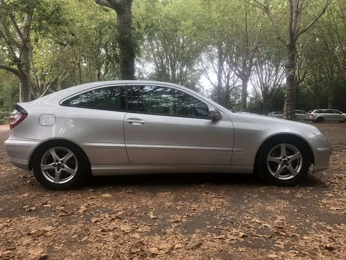 Gebraucht Mercedes C200 122 PS (89 kW) 2004 Silber Coupé