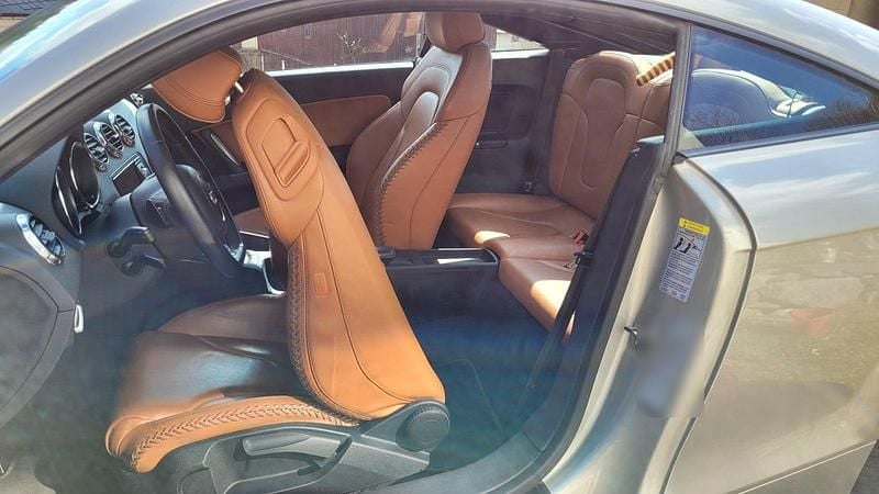 Gebraucht Audi TT Design 170 PS (125 kW) 2012 Silber Coupé