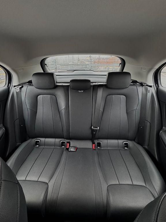 Gebraucht Mercedes A180 116 PS (85 kW) 2021 Schwarz Limousine