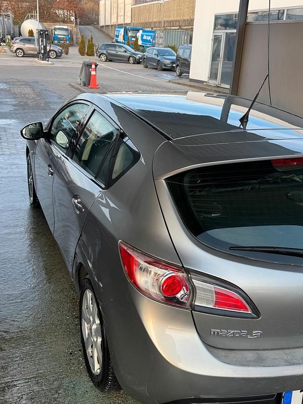 Gebraucht Mazda 3 116 PS (85 kW) 2011 Grau Limousine