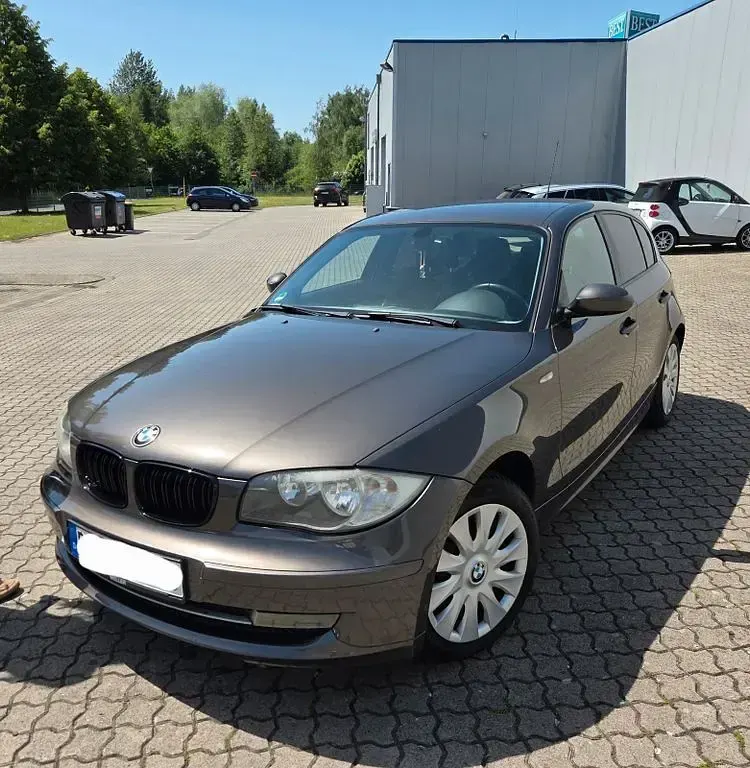 Gebraucht BMW 116 122 PS (89 kW) 2009 Braun Kleinwagen