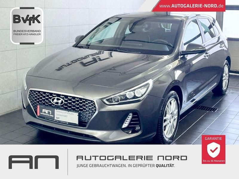 Gebraucht Hyundai i30 Premium 140 PS (102 kW) 2017 Schwarz Limousine