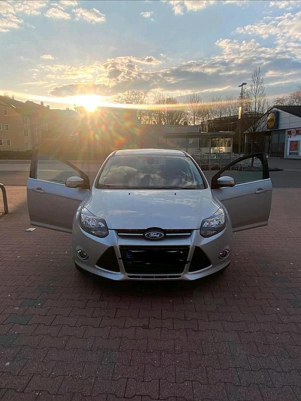 Usata Ford Focus 125 CV (91 kW) 2012 Grigio Berlina