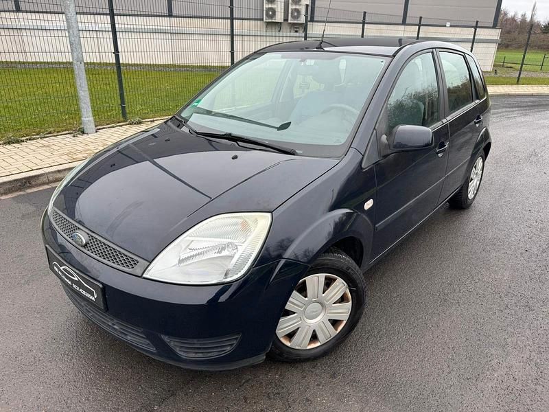 Gebraucht Ford Fiesta Ambiente 80 PS (58 kW) 2005 Blau Kleinwagen