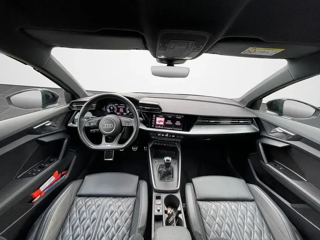 Second-hand Audi A3 S-Line 150 CP (110 kW) 2022 Negru Berlinǎ