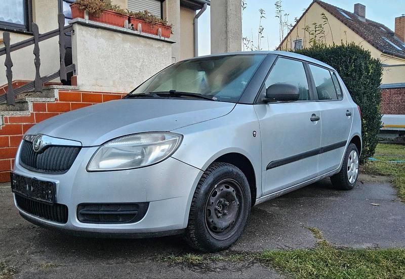 Gebraucht Skoda Fabia 70 PS (51 kW) 2009 Silber Kleinwagen