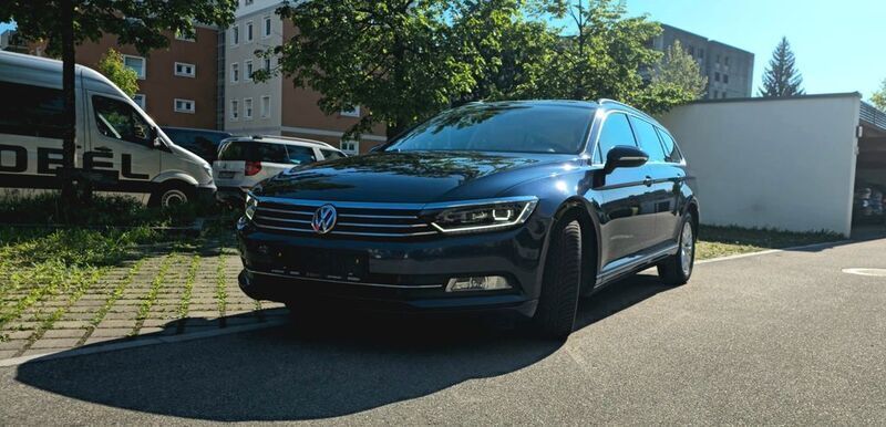 Blau Gebraucht 2016 VW Passat Highline Kombi | 14.000 € (Guter Preis) - Bild 1/4