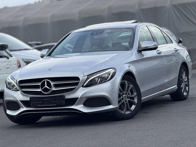 Iridiumsilber Gebraucht 2018 Mercedes C180 Avantgarde Limousine | 15.900 € (Superpreis) - Bild 1/4