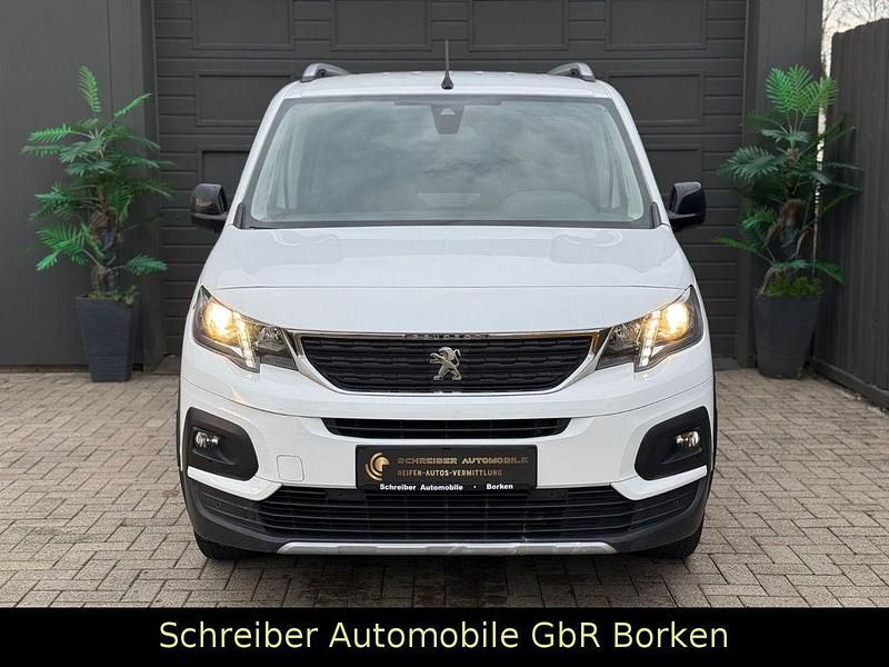 Gebraucht Peugeot Rifter Allure 102 PS (75 kW) 2022 Weiß Van / Kleinbus