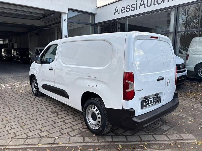 Gebraucht Opel Combo Edition 102 PS (75 kW) 2022 Weiß Van / Kleinbus