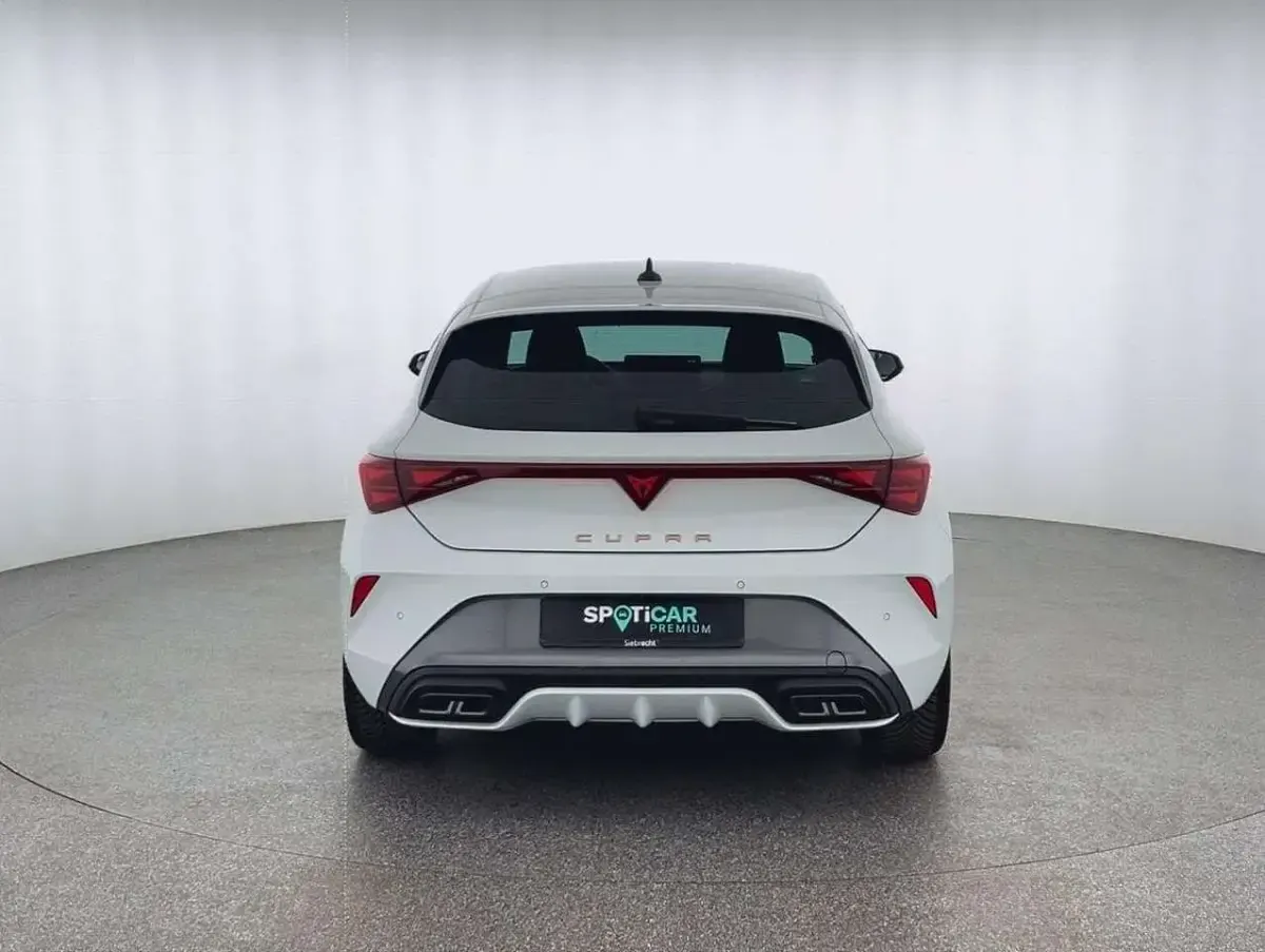 Gebraucht Cupra Leon Basis 150 PS (110 kW) 2025 Weiß Limousine