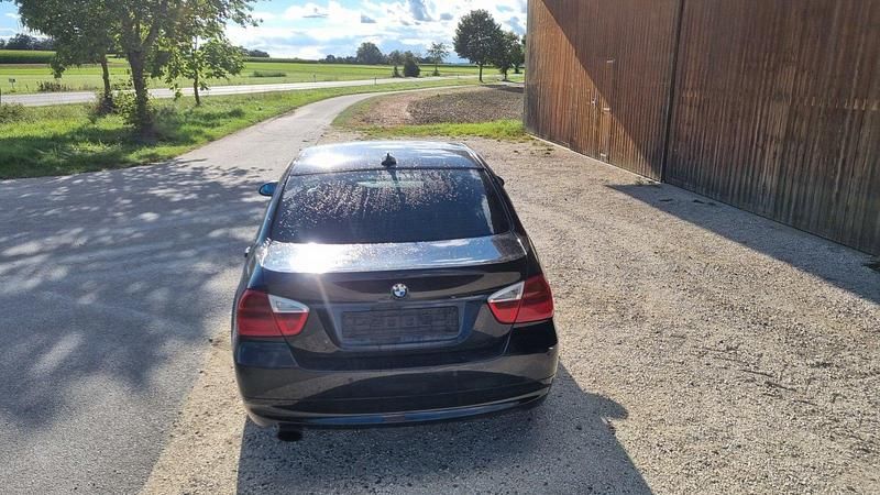 Gebraucht BMW 318 Advantage 143 PS (105 kW) 2008 Schwarz Limousine