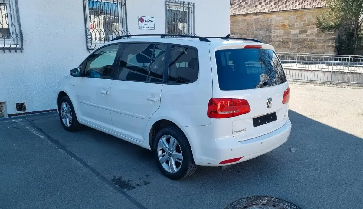 Gebraucht VW Touran Match 150 PS (110 kW) 2012 Weiß Van / Kleinbus