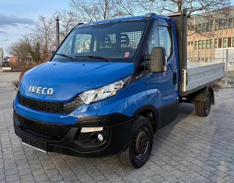 Gebraucht Iveco Daily 126 PS (92 kW) 2016 Blau
