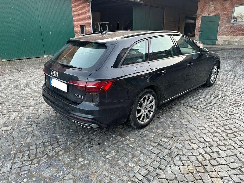 Gebraucht Audi A4 Basis 190 PS (139 kW) 2020 Schwarz Kombi