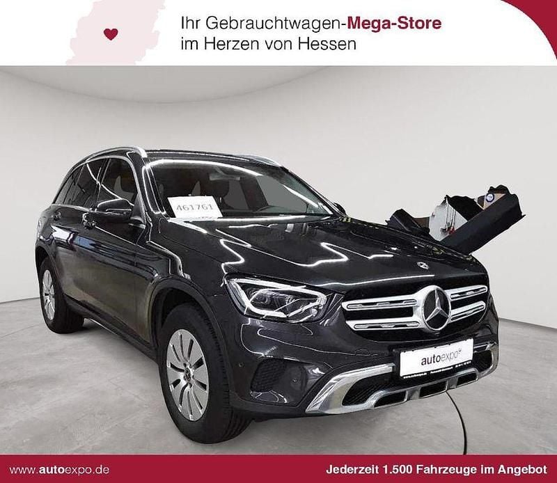 Grau Gebraucht 2020 Mercedes GLC200 SUV | 26.989 € (Superpreis) - Bild 1/4