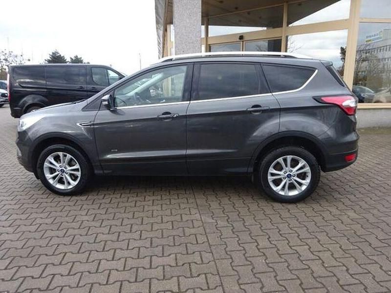 Gebraucht Ford Kuga Titanium 175 PS (128 kW) 2018 Grau SUV