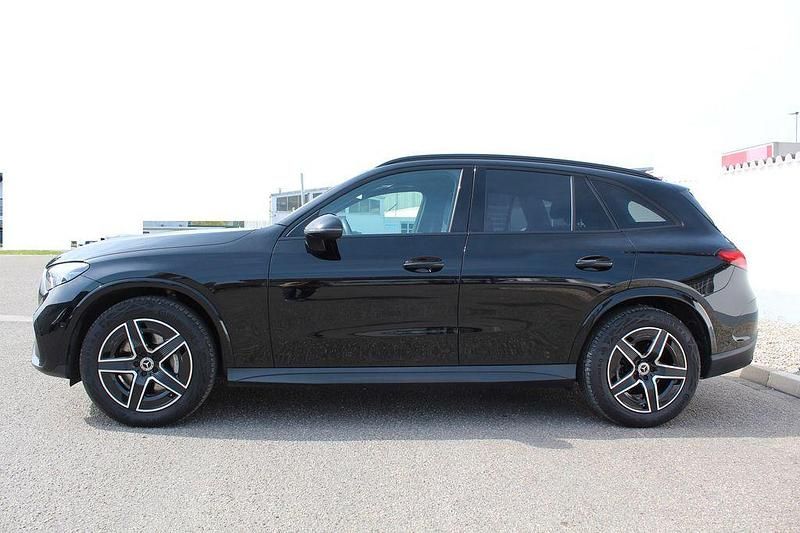Gebraucht Mercedes GLC220 AMG 197 PS (144 kW) 2023 Schwarz SUV