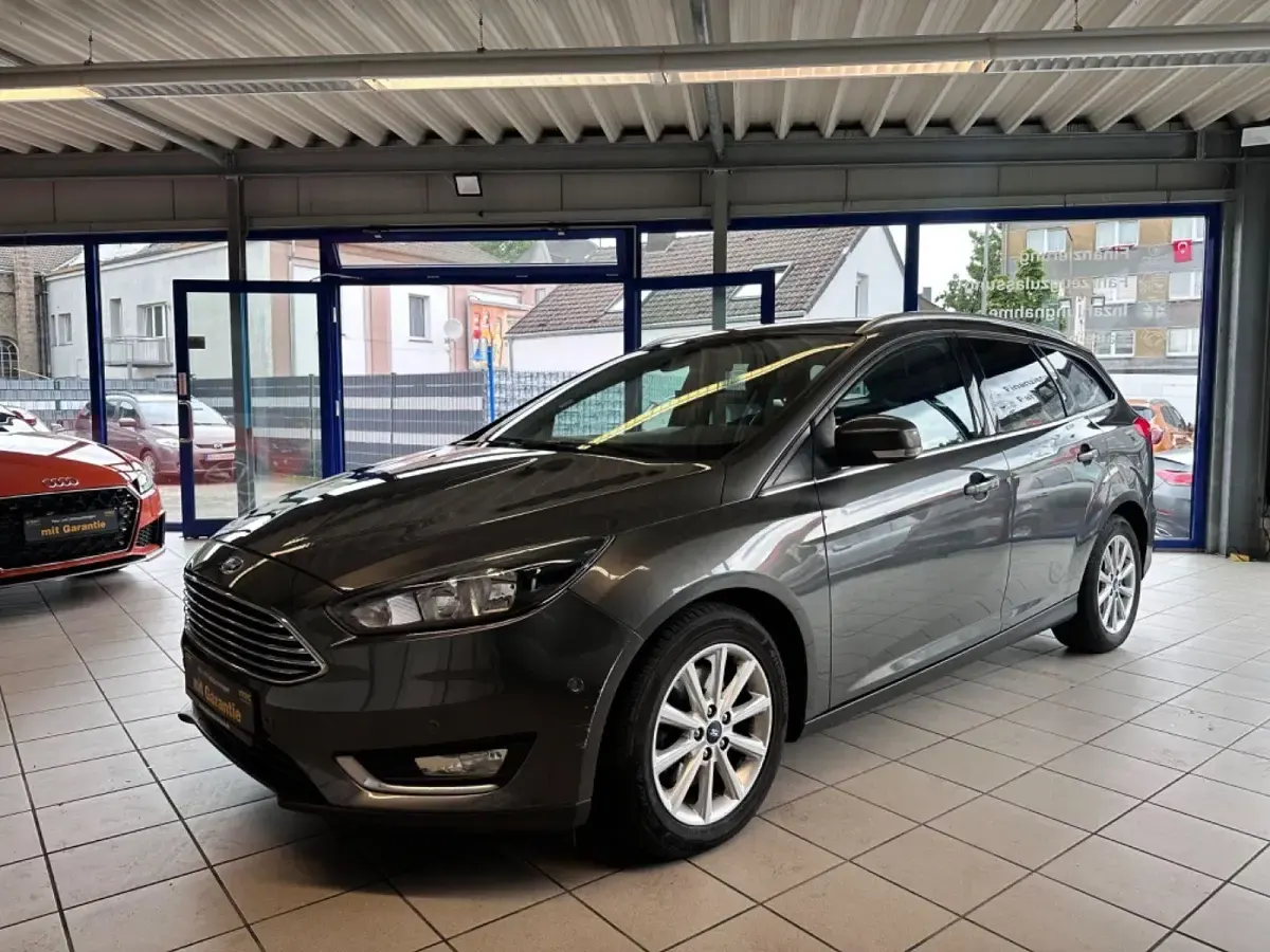 Gebraucht Ford Focus Titanium 150 PS (110 kW) 2015 Grau Kombi
