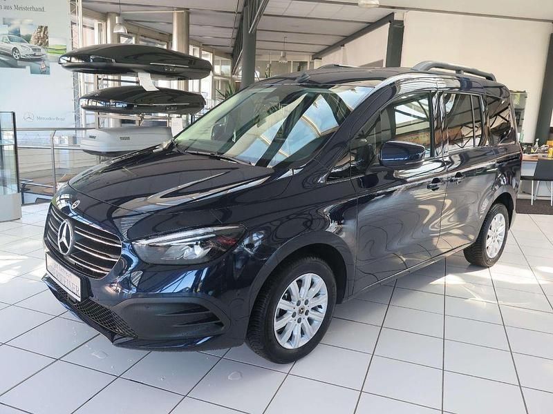 Cavansitblau Gebraucht 2024 Mercedes 180 Edition Limousine | 31.990 € (Etwas zu teuer) - Bild 1/3