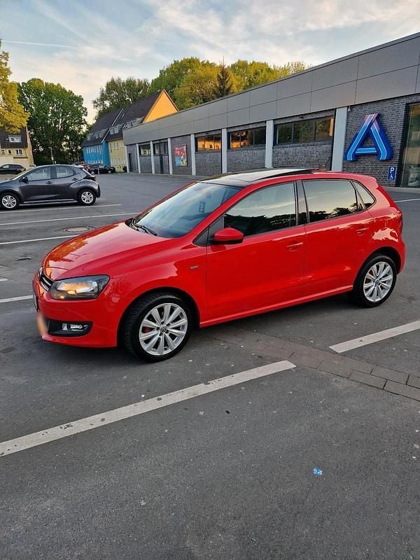 Gebraucht VW Polo 75 PS (55 kW) 2014 Rot Kleinwagen