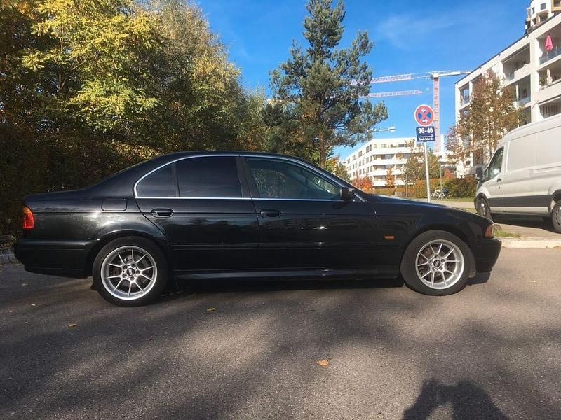 Gebraucht BMW 520 Exclusive 170 PS (125 kW) 2003 Limousine