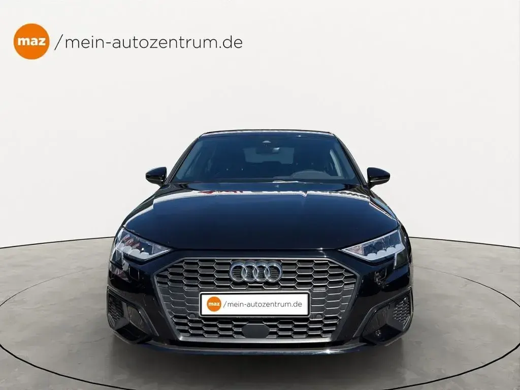Gebraucht Audi A3 Sportback e-tron 204 PS (150 kW) 2022 Brillantschwarz Kleinwagen
