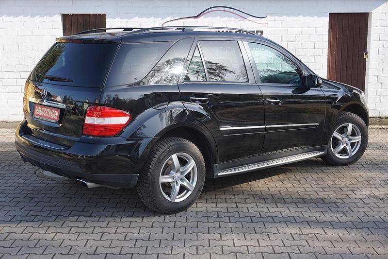 Gebraucht Mercedes ML320 224 PS (164 kW) 2007 Schwarz SUV
