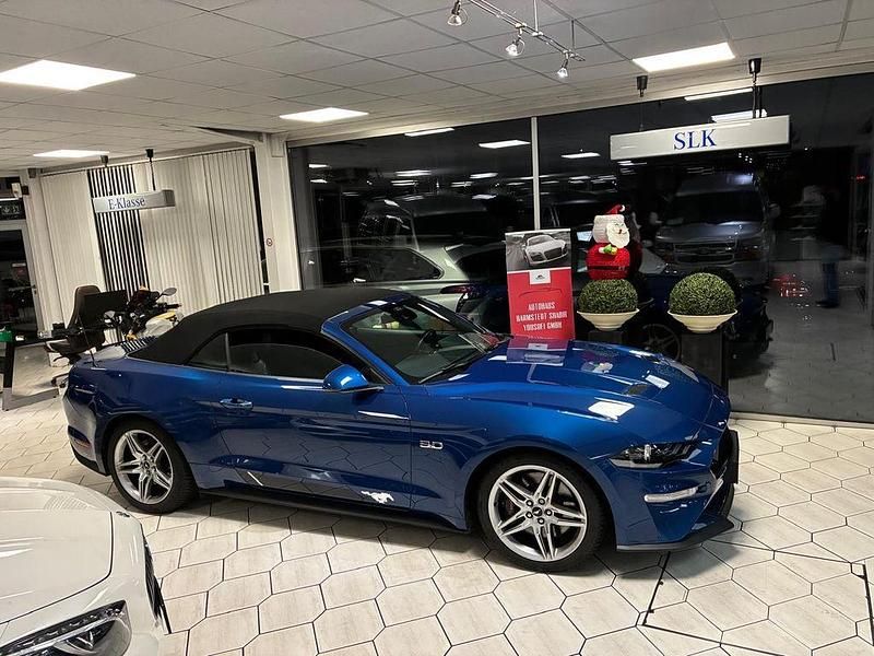 Blau Gebraucht 2023 Ford Mustang GT Premium Convertible Cabrio | 48.900 € (Etwas zu teuer) - Bild 1/4