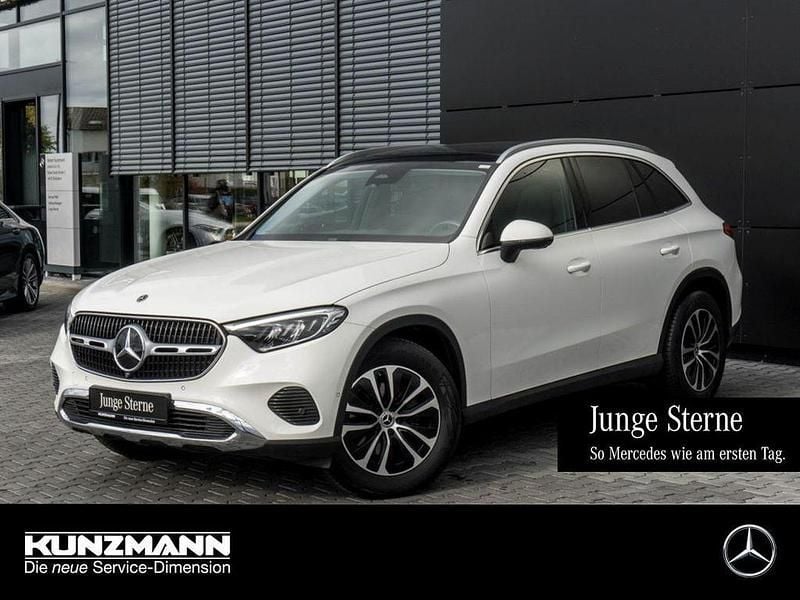 Polarweiss Gebraucht 2023 Mercedes GLC200 Avantgarde SUV | 46.269 € (Guter Preis) - Bild 1/4