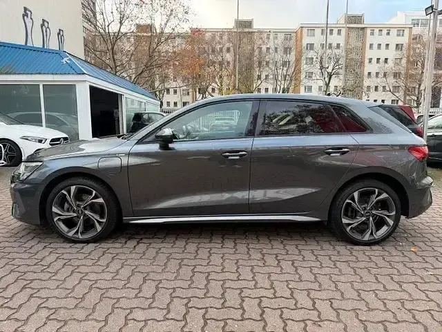Gebraucht Audi A3 e-tron S-Line 116 PS (85 kW) 2022 Andere Kleinwagen