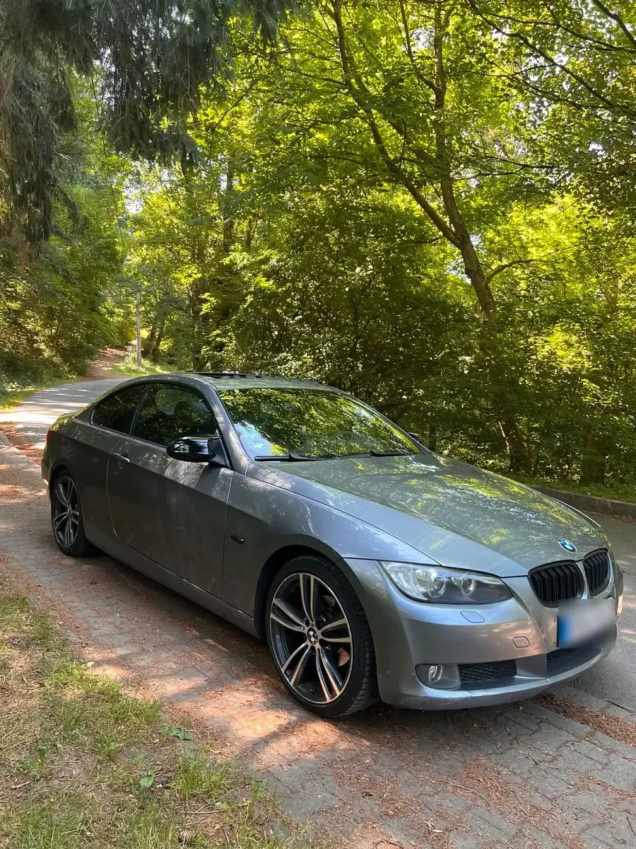 Gebraucht BMW 320 170 PS (125 kW) 2008 Grau Coupé