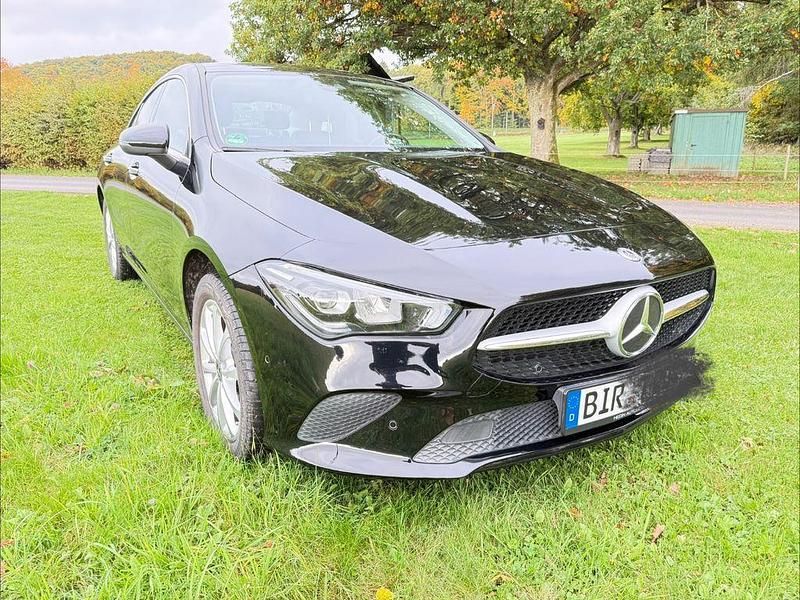 Schwarz Gebraucht 2021 Mercedes CLA250e Limousine | 26.990 € (Superpreis) - Bild 1/4