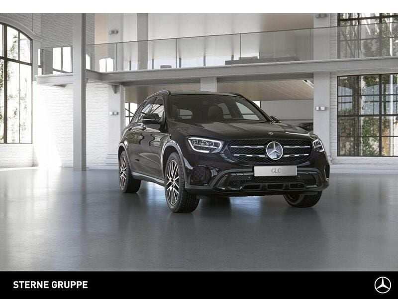 Gebraucht Mercedes GLC300 Night 245 PS (180 kW) 2022 Unilack schwarz SUV