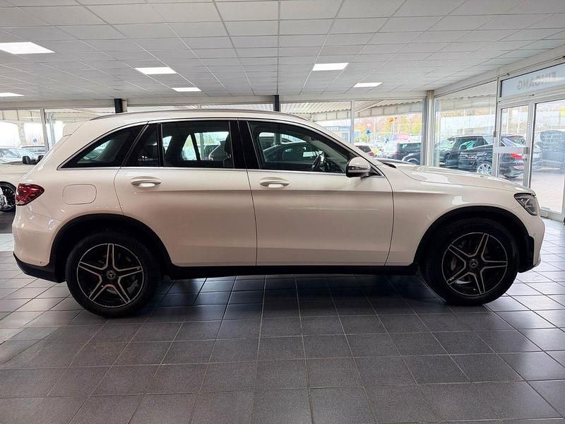 Gebraucht Mercedes GLC220 AMG line 194 PS (142 kW) 2022 Weiß SUV