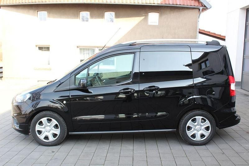 Gebraucht Ford Tourneo Courier Trend 101 PS (74 kW) 2019 Schwarz Van / Kleinbus