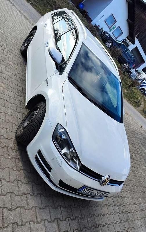 Gebraucht VW Golf VII LOUNGE 110 PS (80 kW) 2015 Limousine