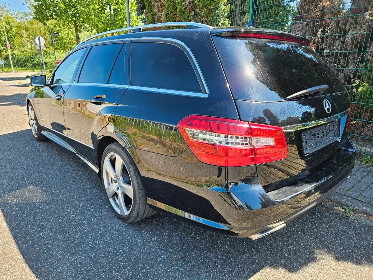 Second-hand Mercedes E250 Elegance 204 CP (150 kW) 2012 Negru Break