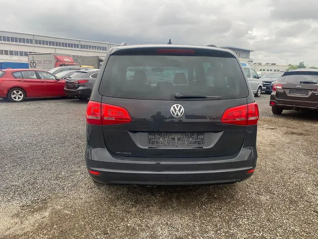 Gebraucht VW Sharan Trendline 140 PS (102 kW) 2014 Grau Van / Kleinbus