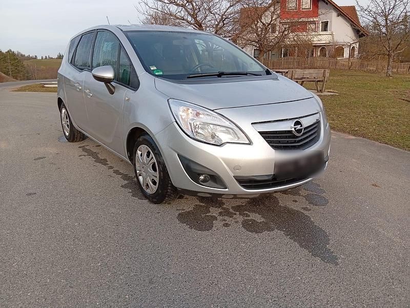 Gebraucht Opel Meriva 101 PS (74 kW) 2011 Silber Van / Kleinbus