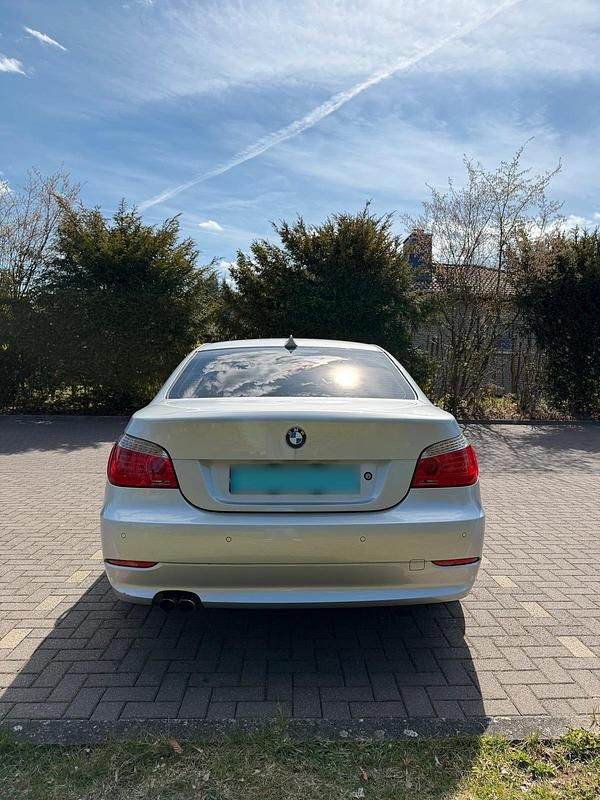 Gebraucht BMW 530 Performance 320 PS (235 kW) 2008 Silber Limousine