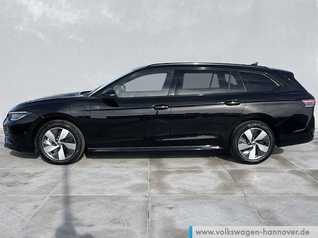 Gebraucht VW Passat R-line 177 PS (130 kW) 2025 Grenadillschwarz metallic Kombi