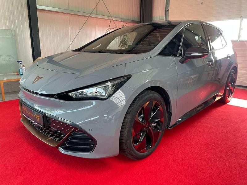Grau Neu 2025 Cupra Born Kleinwagen | 34.999 € (Superpreis) - Bild 1/4